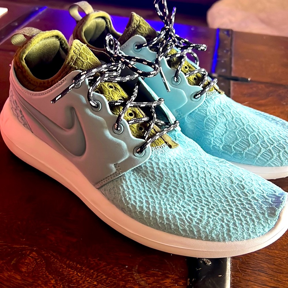 Nike sneakers size 10